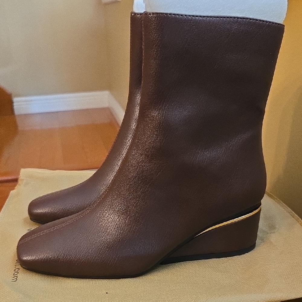 Elegant Brown Leather Ankle Booties - Picture 3 of 6